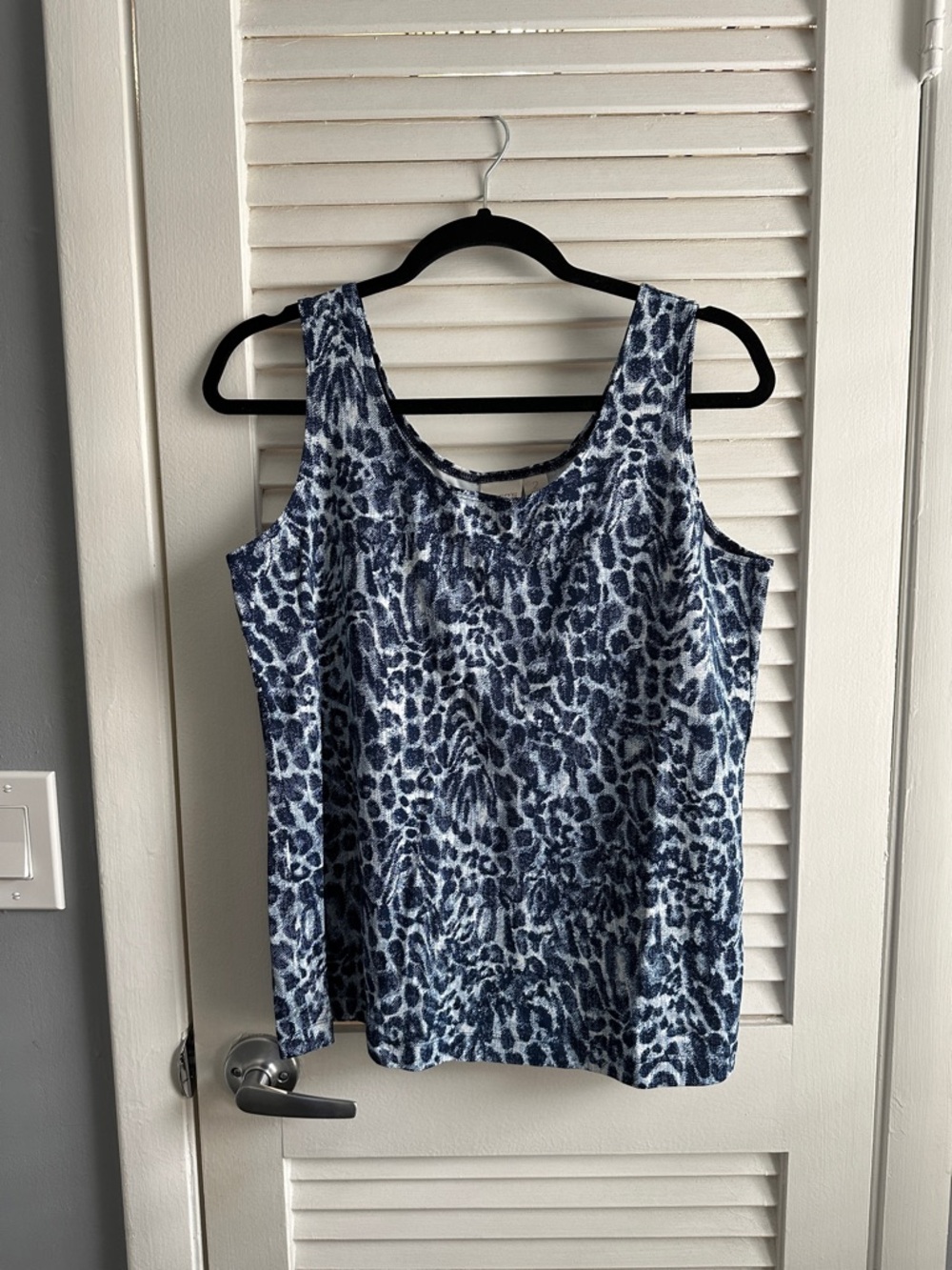 Chico’s animal print tank top blue size 2 Large